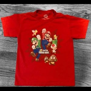 Néw Super Mario Bros tee shirt
